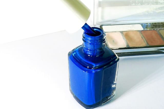 Royal Blue Ombre Nails